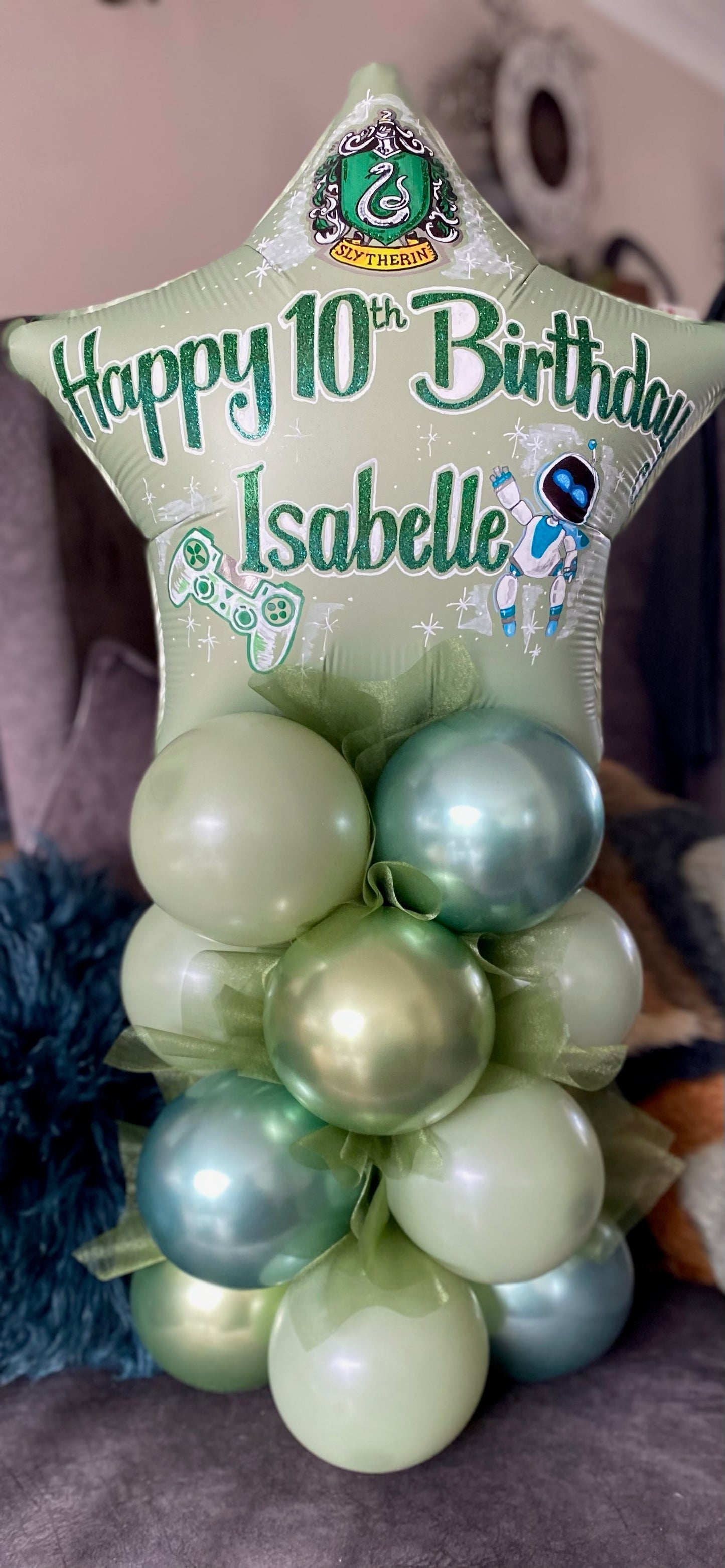 Mansfield Balloon Lady - Balloon Artistry. Hand drawn bespoke glitter and paint Balloons.