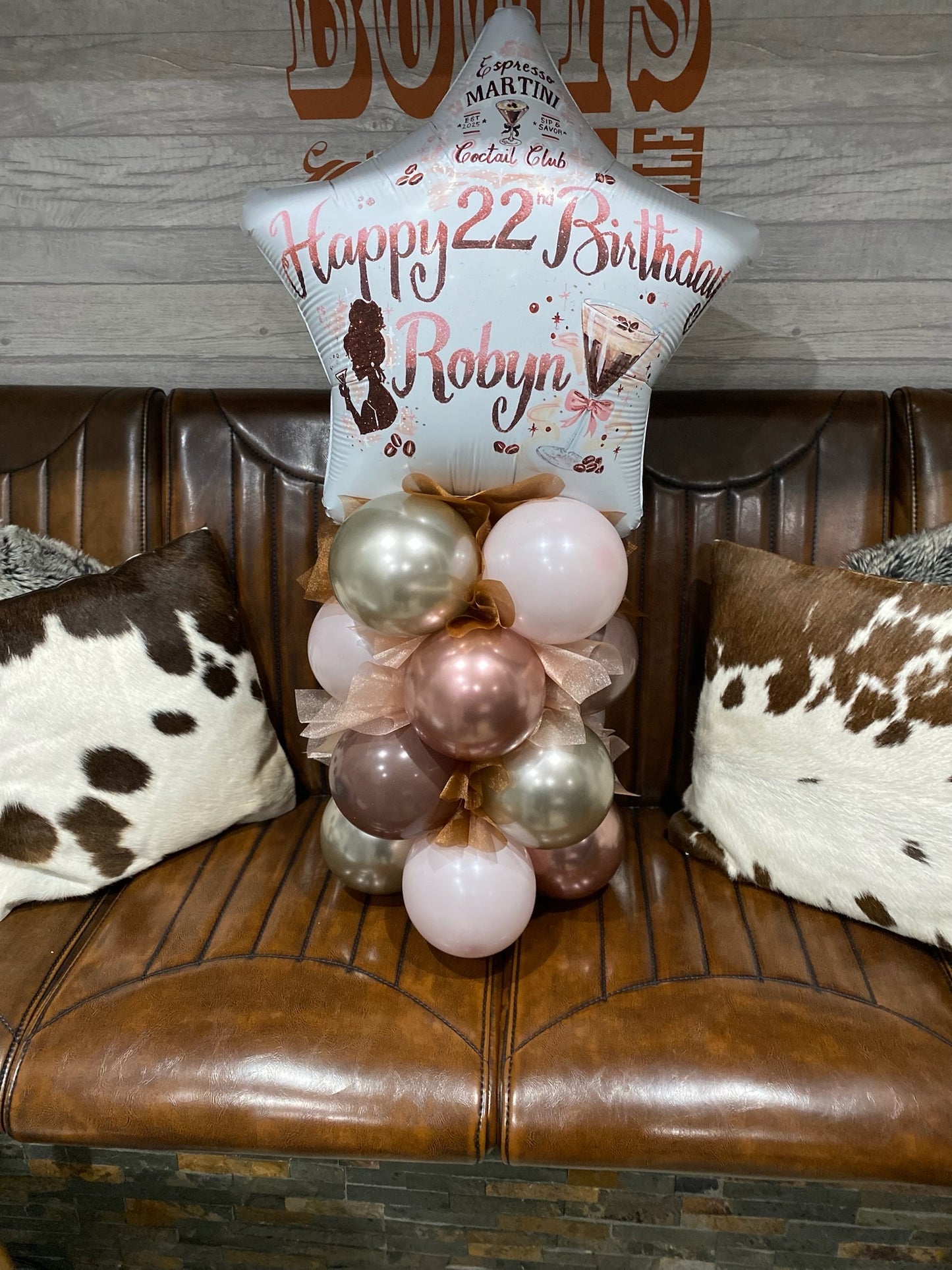 Mansfield Balloon Lady - Balloon Artistry.  Hand drawn bespoke glitter and paint Balloons.