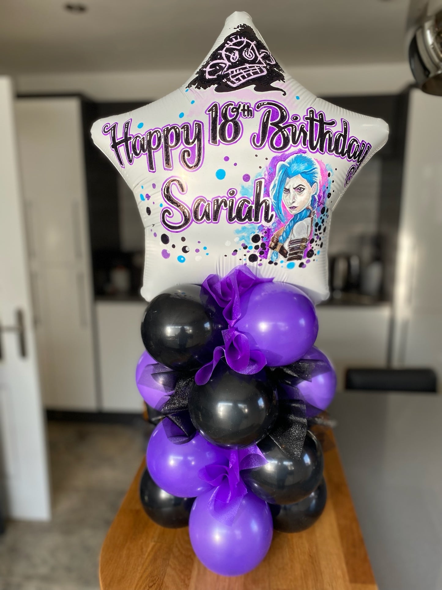 Mansfield Balloon Lady - Balloon Artistry.  Hand drawn bespoke glitter and paint Balloons.