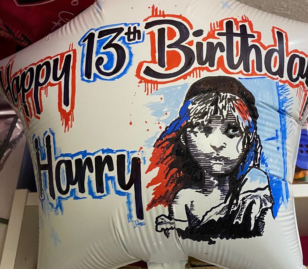 Mansfield Balloon Lady - Balloon Artistry.  Hand drawn bespoke glitter and paint Balloons.