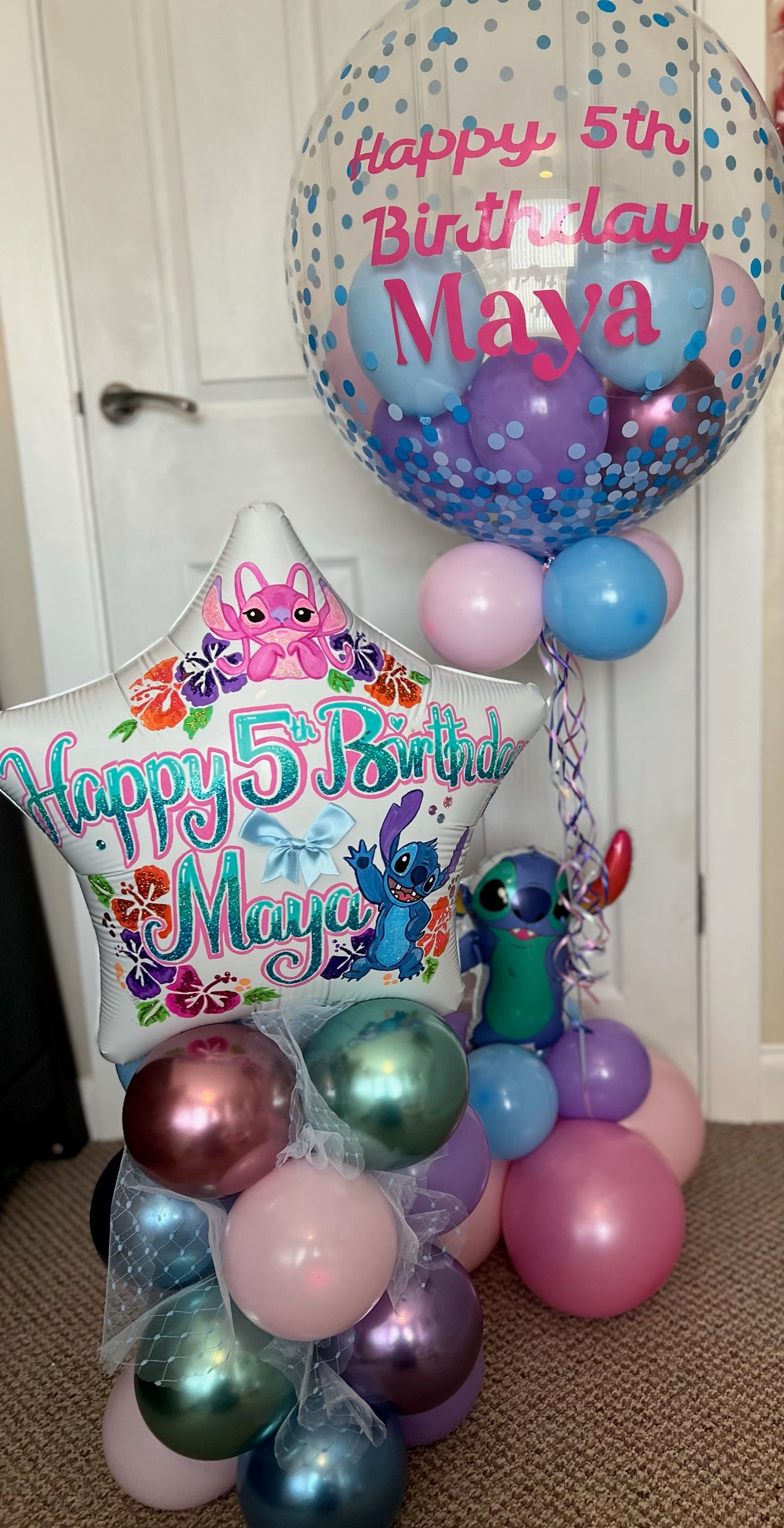 Mansfield Balloon Lady - Balloon Artistry.  Hand drawn bespoke glitter and paint Balloons.
