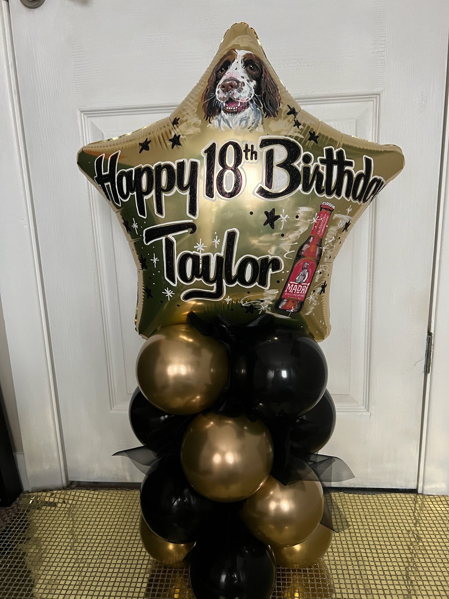 Mansfield Balloon Lady - Balloon Artistry.  Hand drawn bespoke glitter and paint Balloons.